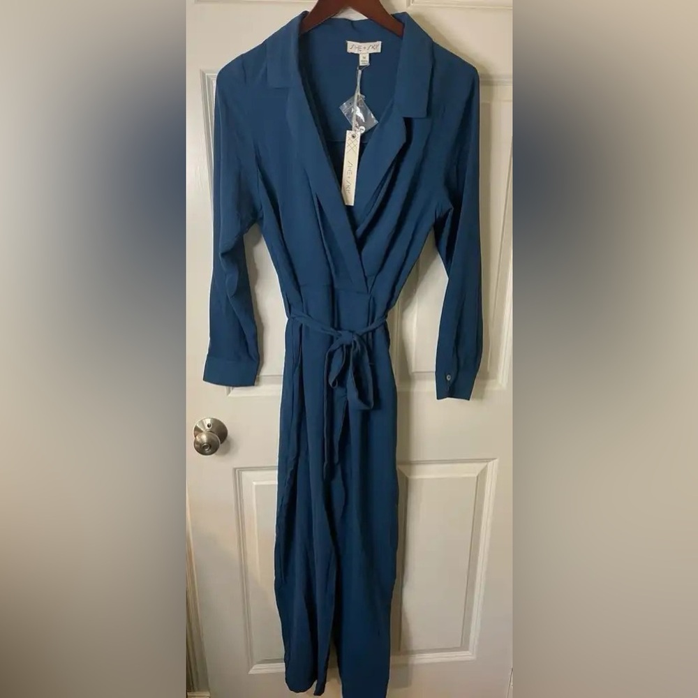 BRAND NEW WITH TAGS She + Sky Navy Blue Jumpsuit w/ pockets & front tie belt (M)